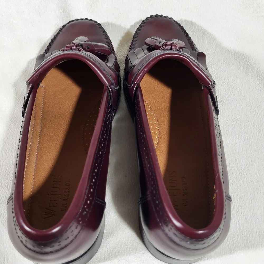Weejuns G.H. Bass & Co. Stylish Burgundy Tassel Loafers for Mens Size 8.5